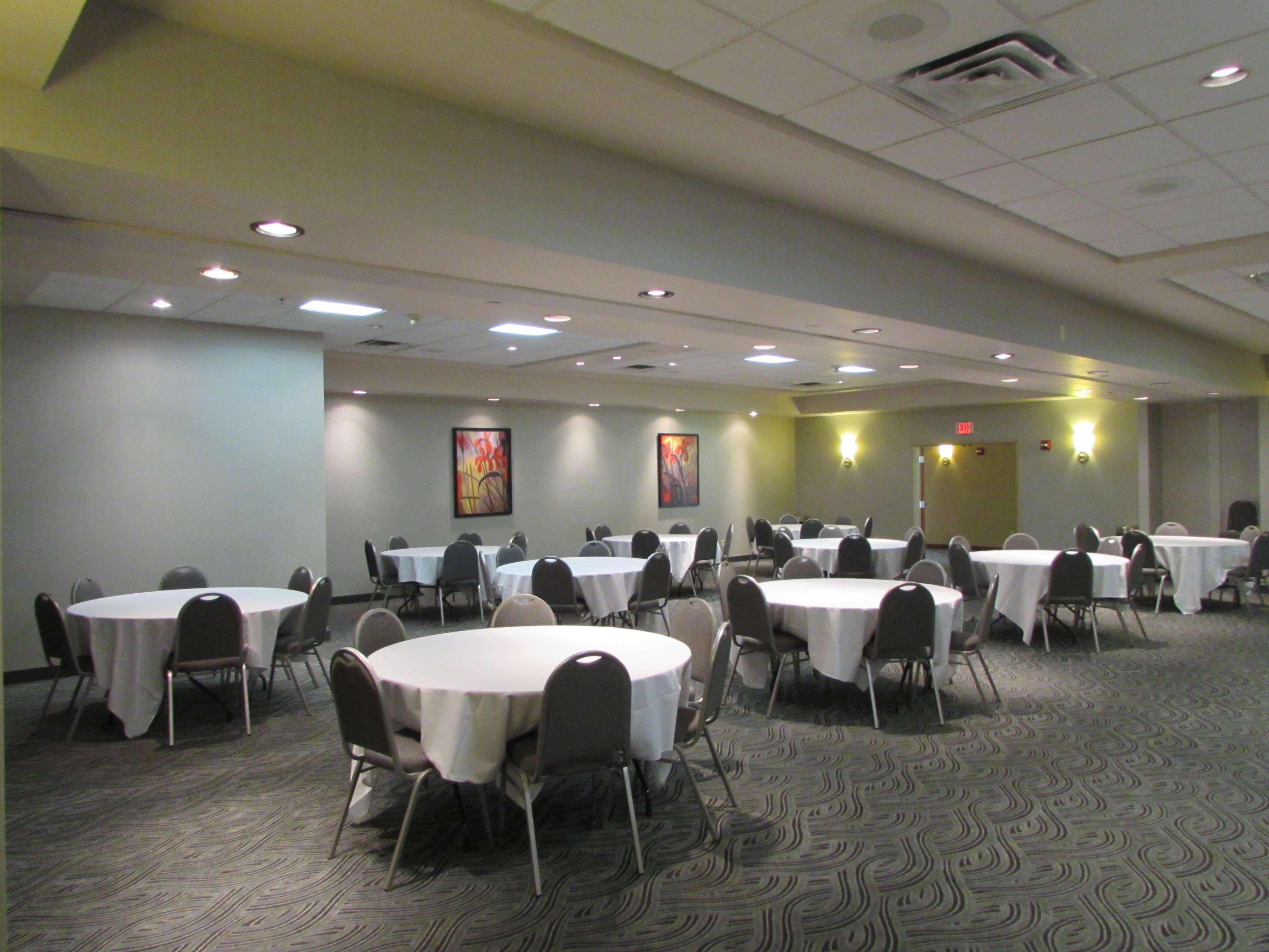 Best Western Plus York Hotel And Conference Center Exterior photo