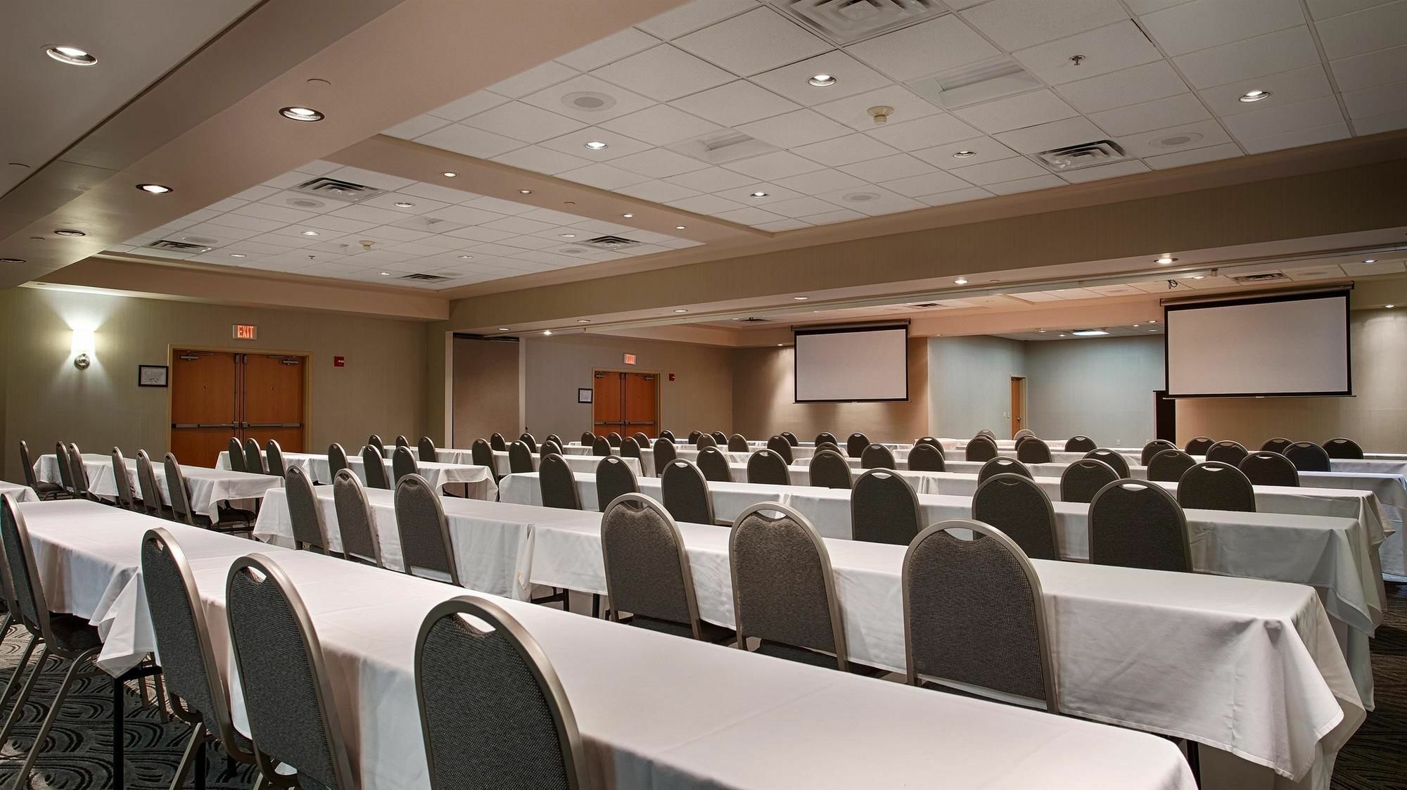 Best Western Plus York Hotel And Conference Center Exterior photo